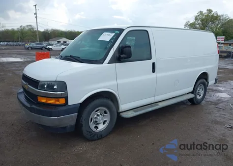 2018 Chevrolet Express 2500 Work Van z USA, uszkodzony, nr VIN 1GCWGAFG0J1908847